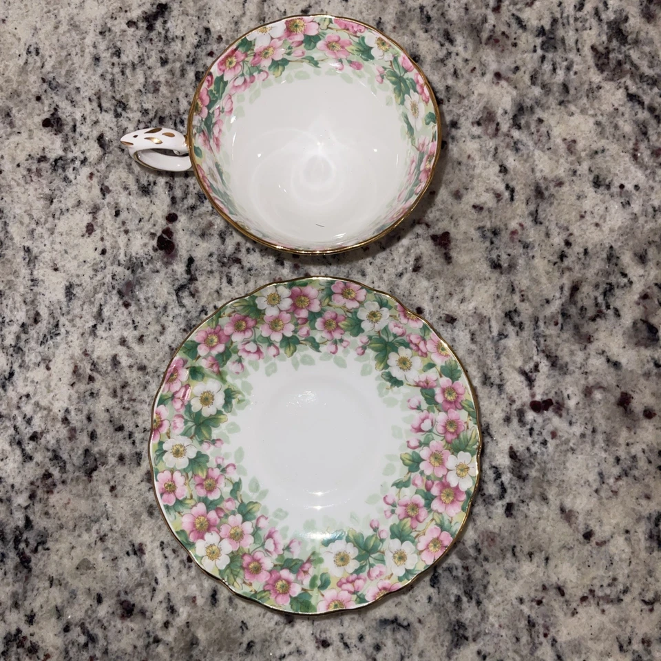 Juego de taza/platillo de té Crown Staffordshire Bone China Maytime Foto 3 de 4