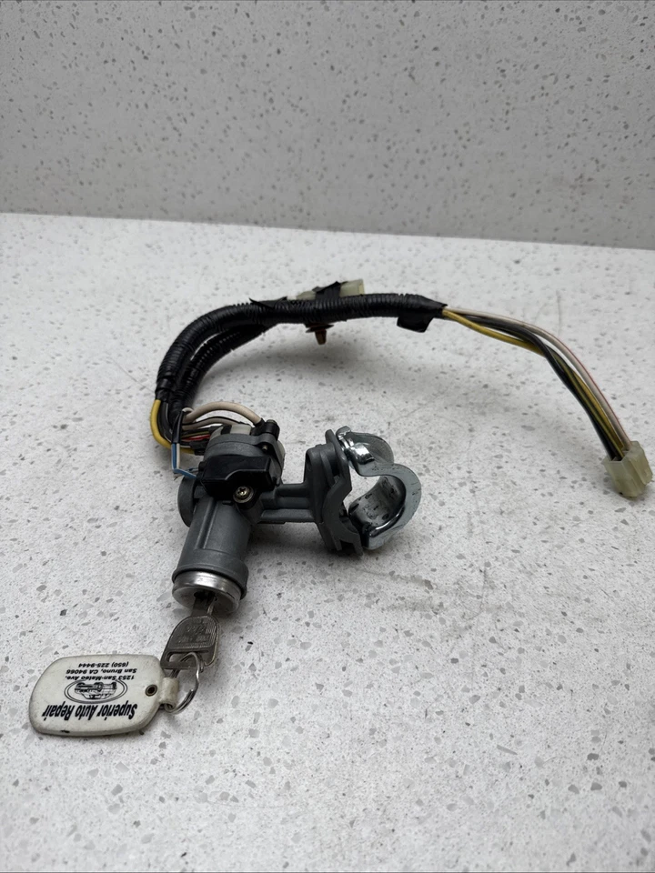 1986-1989 Honda Civic Ignition & Key Assembly OEM K93 starter - Image 4 of 4