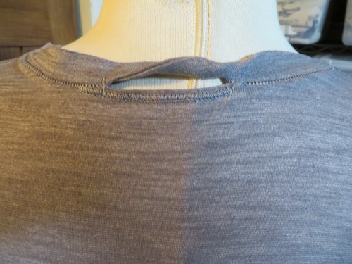 Top Lululemon Mujer S/M Manga Corta Gris Cuello en V TT - Imagen 4 de 5