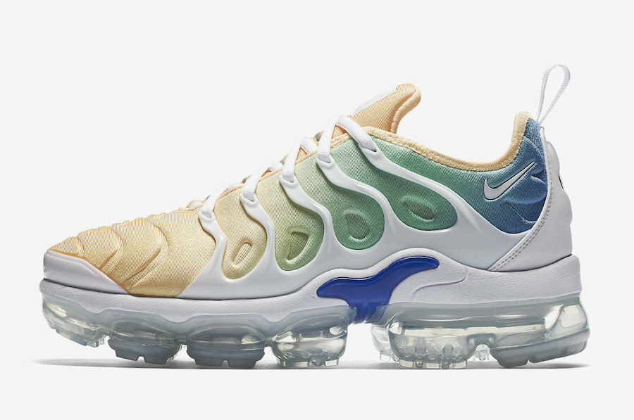 Nike WOMEN'S Air Vapormax Plus White Light Menta Sunrise Multi