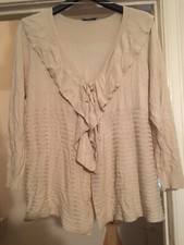 Bezaubernde Designer Volant-Strickjacke, Creme, Neu! Gr. 50