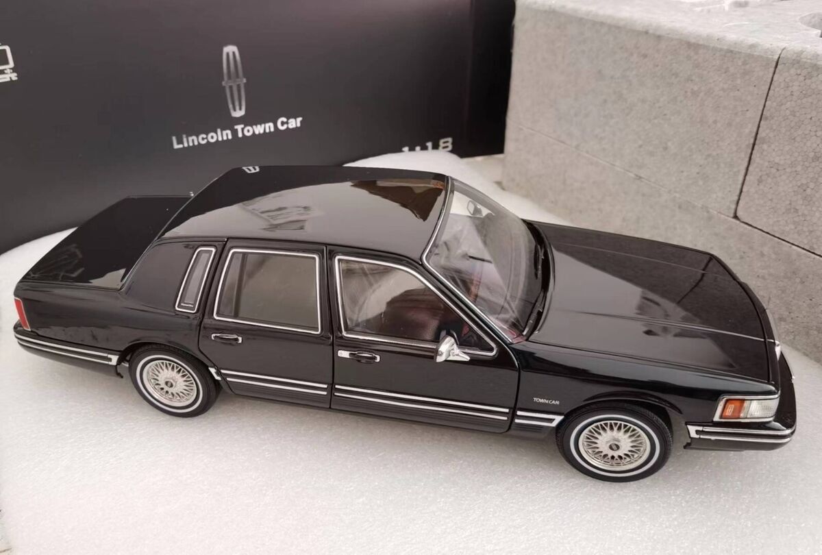 Black 1/18 Lincoln Town Car # | eBay Black 1/18 Lincoln Town Car # | eBay