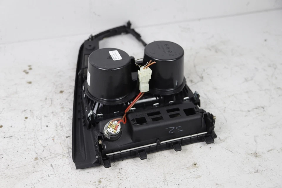 Portavasos de consola central delantera BMW para F30/F36/F32 328i/335i/435i Foto 4 de 4