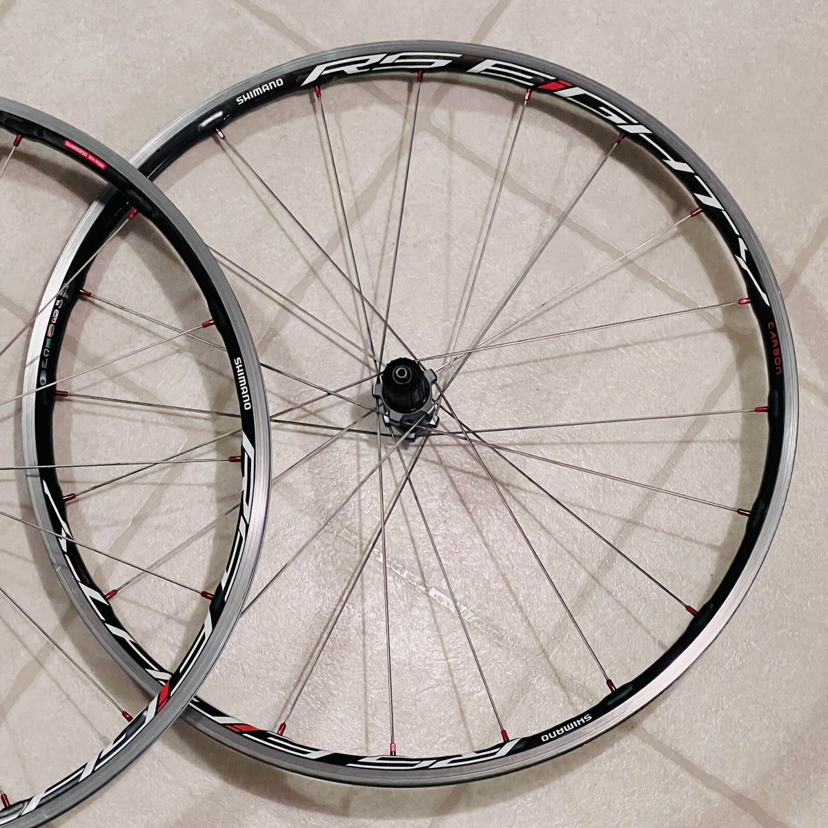 Shimano WH-RS80 C24 Carbon Alloy Rim Brake Road Bike Shimano WH-RS80 C24 Carbon Alloy Rim Brake Road Bike