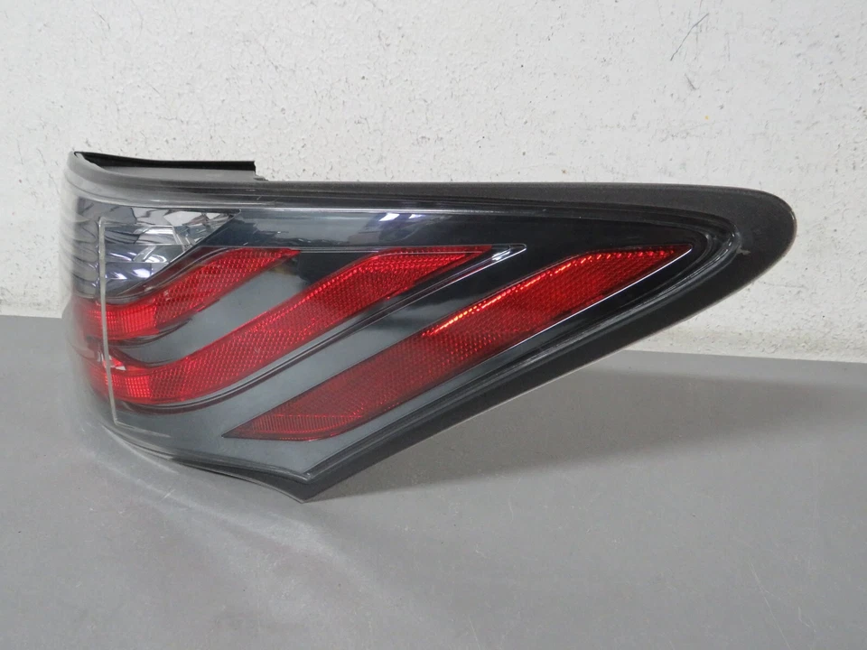 Luz trasera derecha Lexus CT200H 2011 2012 2013 Foto 2 de 4