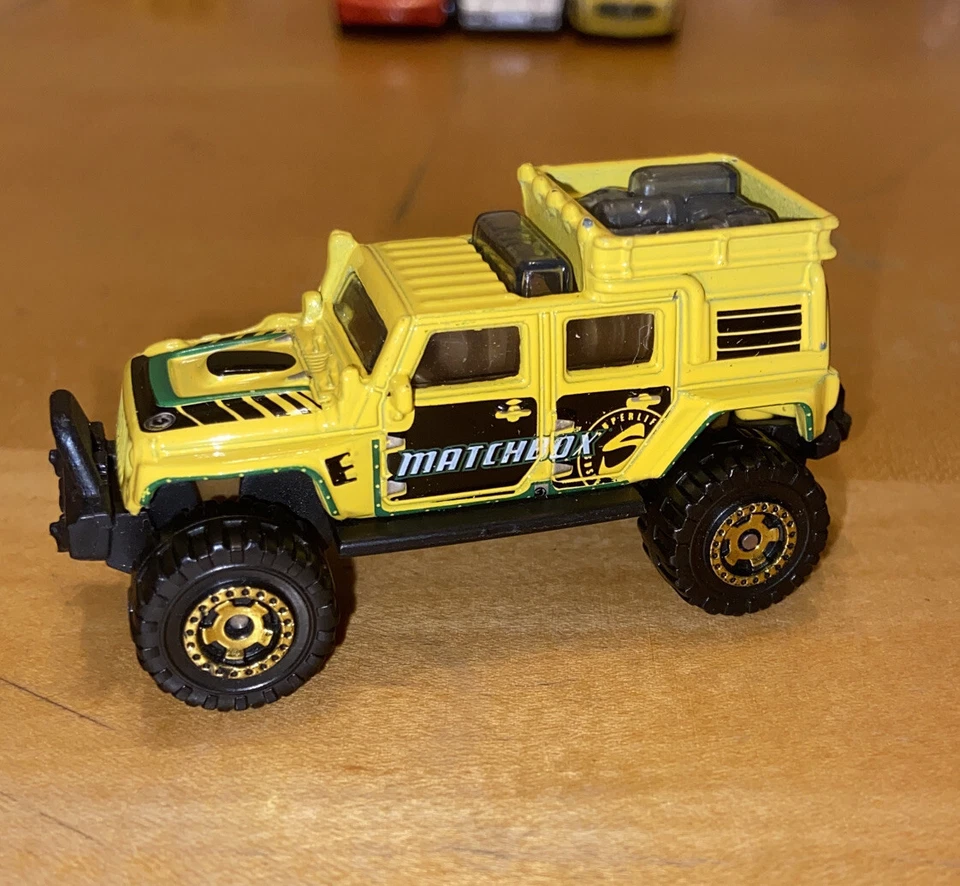 Vintage 2011 Matchbox Jeep Wrangler Superlift Mountain Rare Yellow Original Old - Image 4 of 4