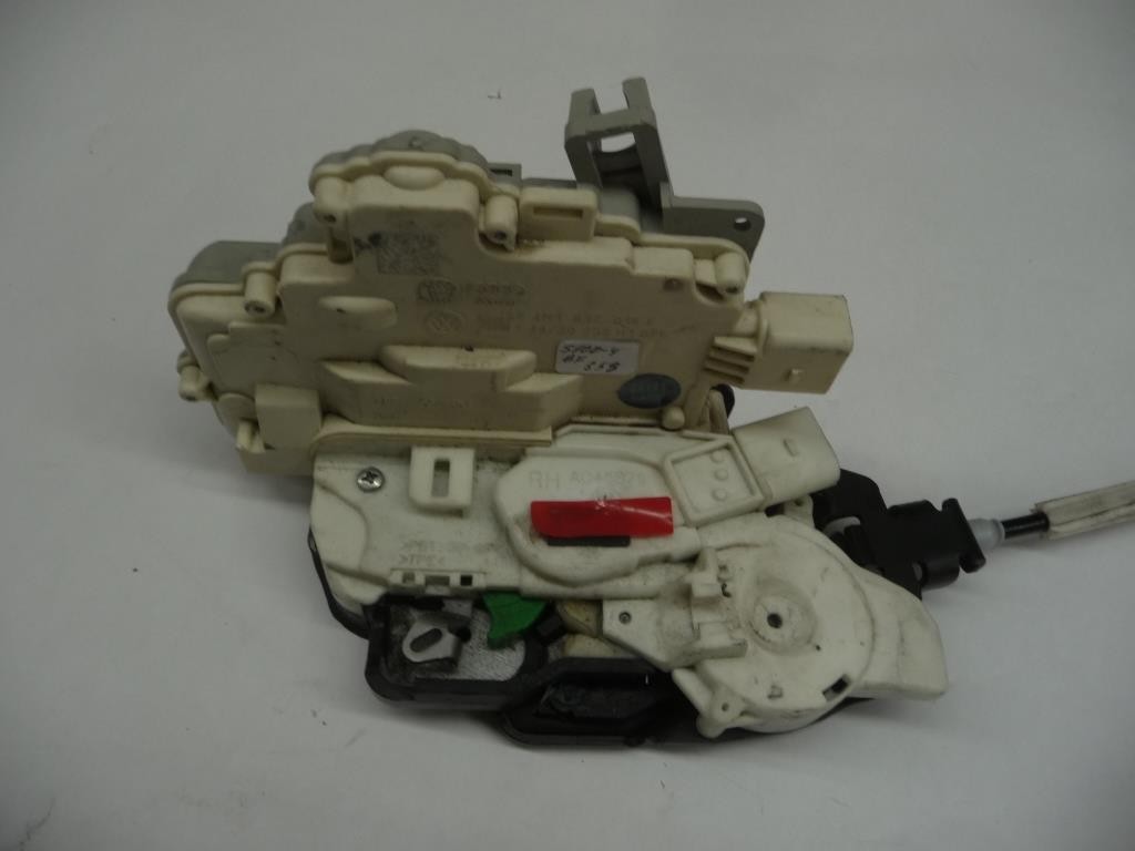 2017-2020 Bentley Bentayga Front Right Passenger Door Lock Latch 4M1837016E OEM