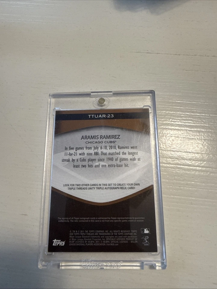 Reliquia autógrafa 2011 Topps Triple Threads Unity Aramis Ramírez/75 AU, MEM Foto 2 de 2
