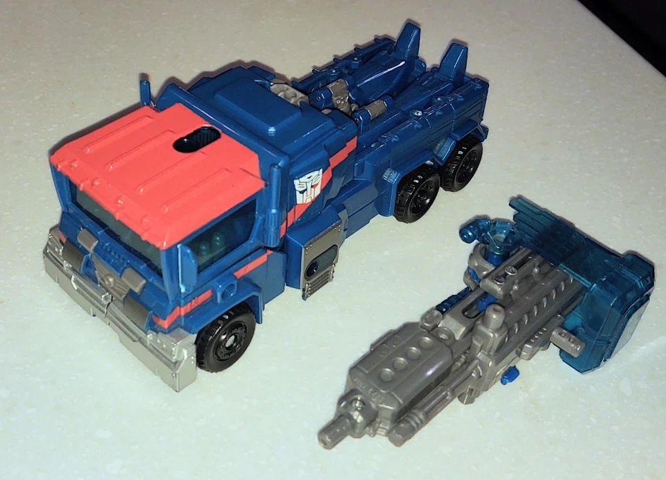 Transformers Prime Rid Ultra Magnus voyager rid - Imagem 2 de 4
