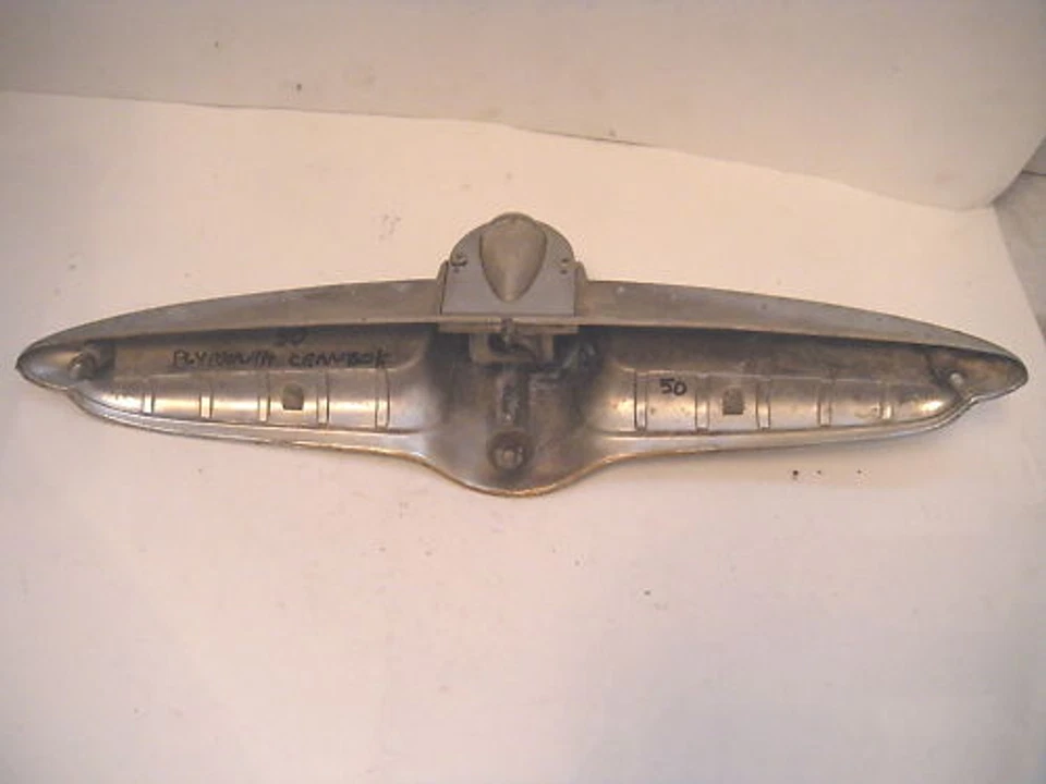 PLYMOUTH CRANBROOK TRUNK ORNAMENT 1950 Foto 2 de 2