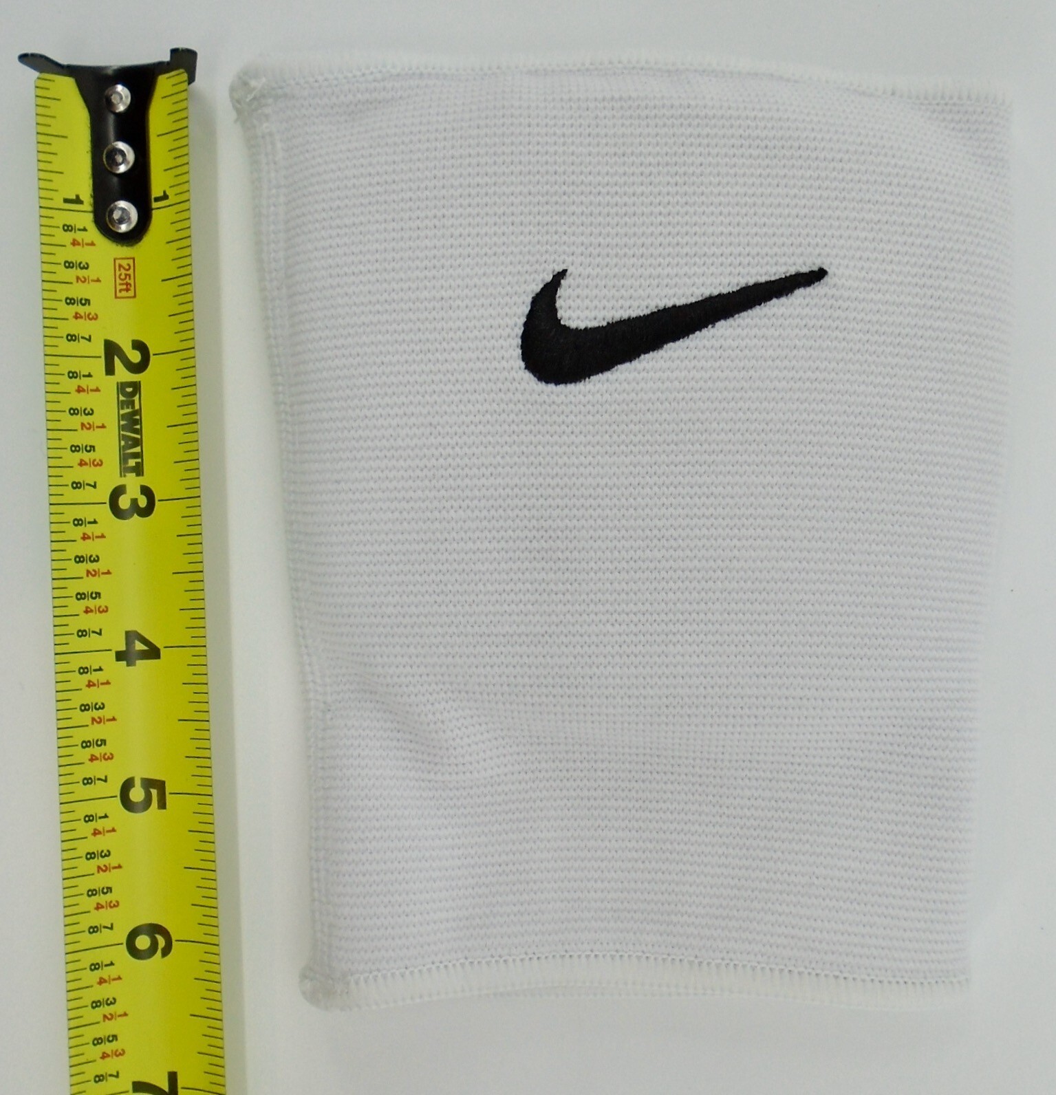 Nike Essential Volleyball Knee Pads Adult M/L DRIFIT White/Black eBay
