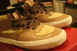 vans half cab tan