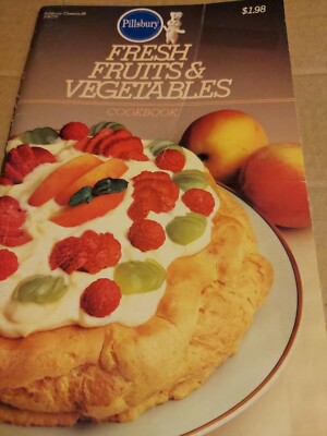 1983 Collector's Pillsbury Classic Cookbooks #28 ''FRESH FRUITS & VEGETABLES''.
