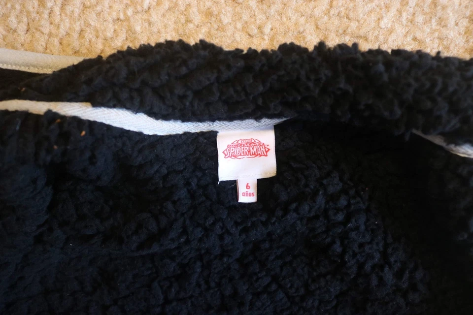 Chaleco Marvel Ultimate Spider Man para niño negro talla 6 Foto 3 de 4