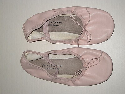 danskin freestyle ballet slippers