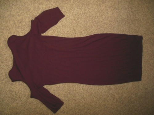 NWOT Rue21 Medium Burgundy Red Cold Shoulder Ribbed Knit Dress Midi - Bild 2 von 3