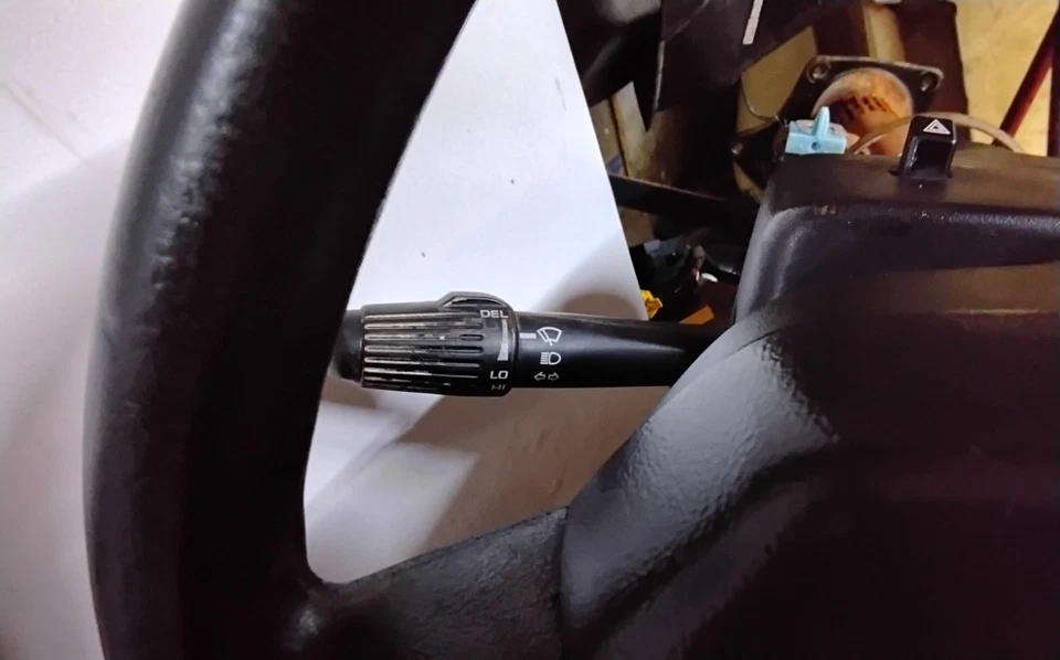 Dodge Dakota 1994-1995 columna de dirección automática en la columna con llave negra Foto 4 de 4