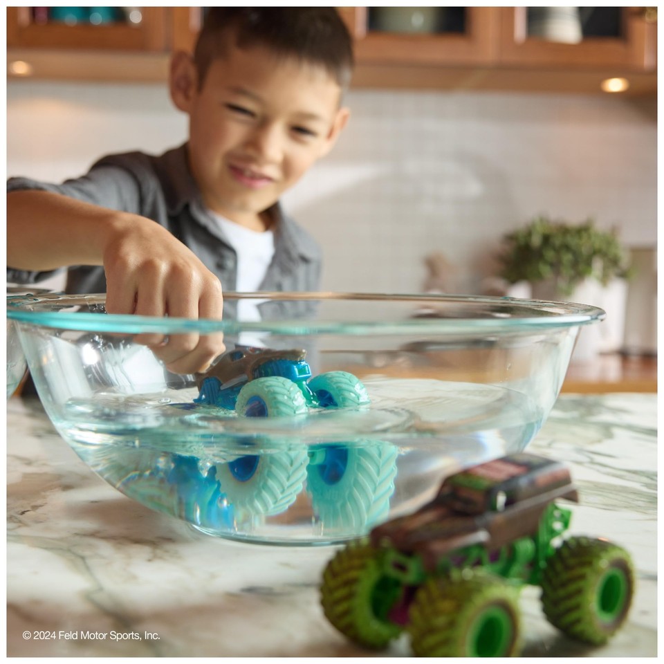 Mud Blasters, Grave Digger and Megalodon Color Changing Trucks 2-Pack ...