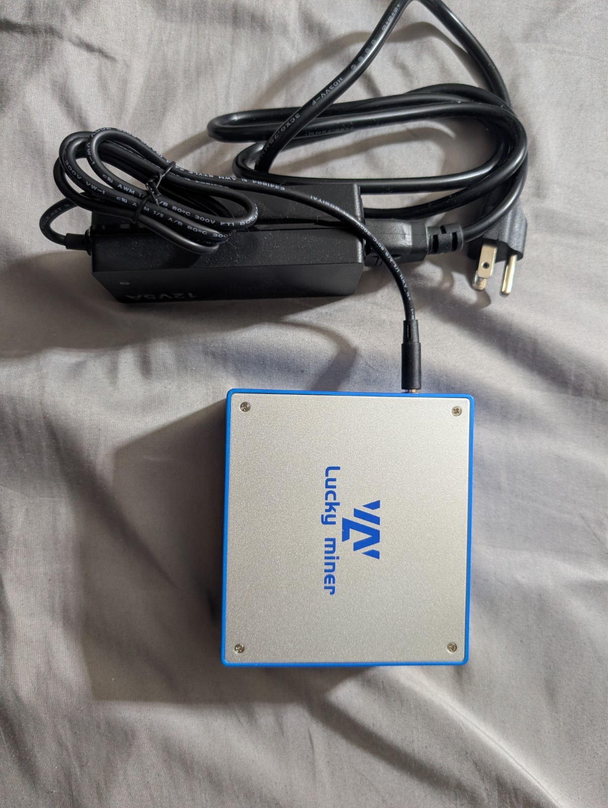 Lucky Miner LV07 Bitcoin BTC Miner Mining SHA-256 1T WIFI Solo Lotto Device