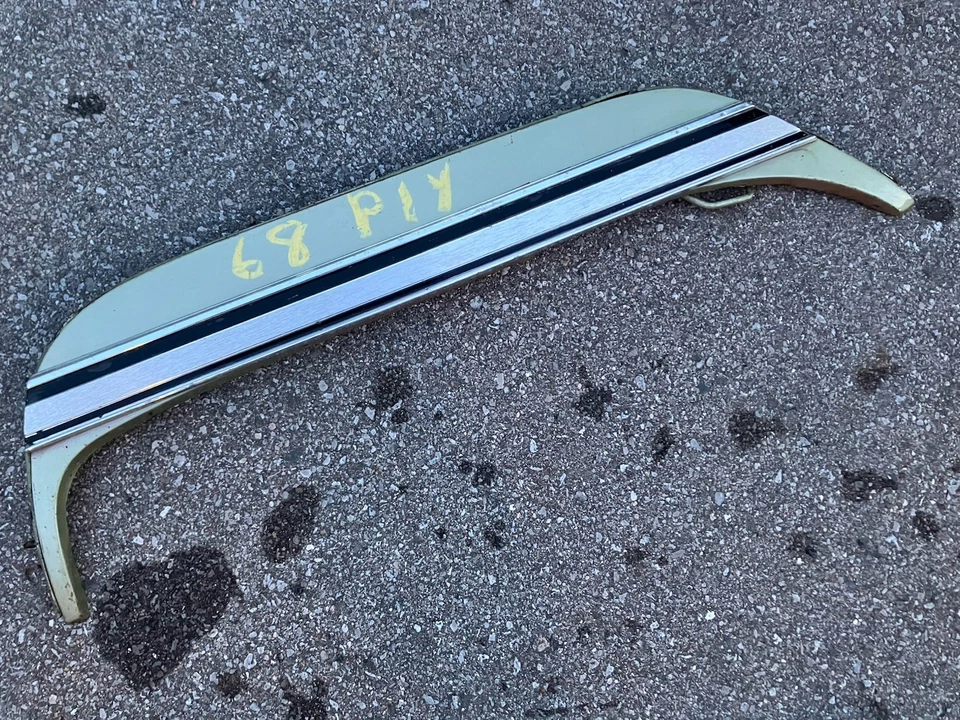 68 Plymouth Fury VIP 挡泥板裙一对二手 — 第 3/4 张图片