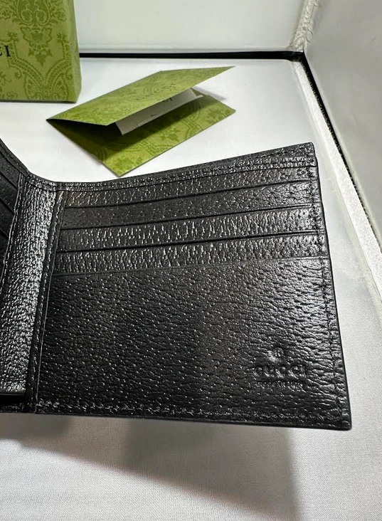 Auténtica billetera de cuero negra plegable GG Marmont dorada con logotipo GG para hombre Foto 4 de 4
