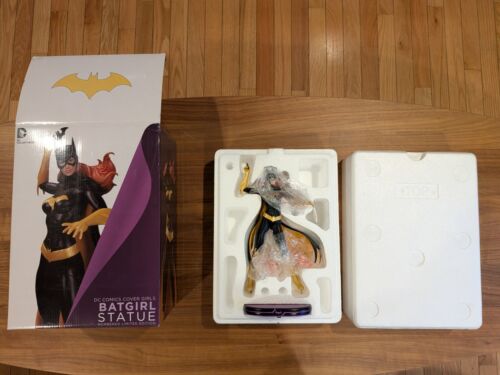 DC Direct Bat Girl Statue Cover Girl of DC Universe