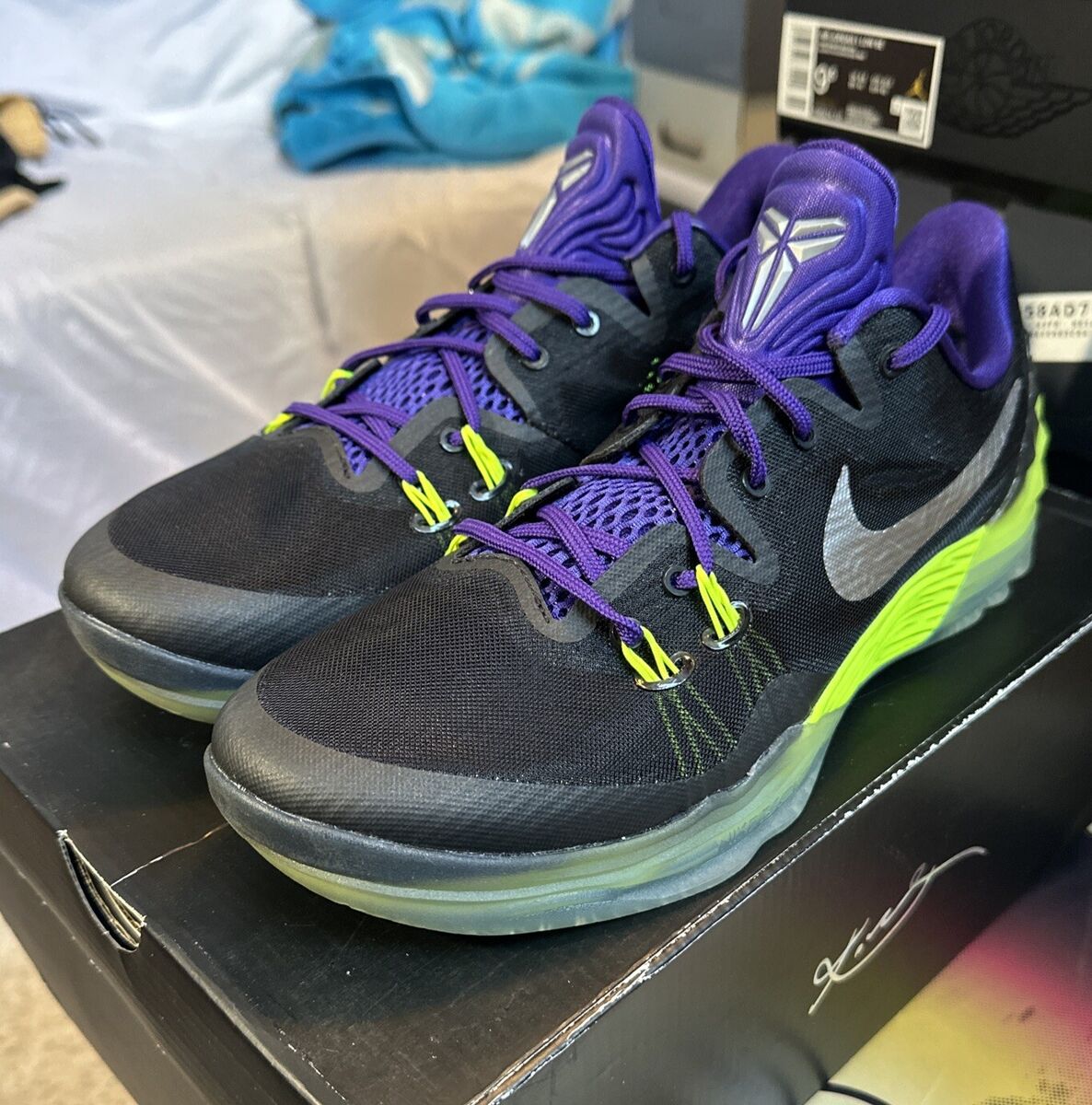 Size 11 - Nike Zoom Kobe Venomenon 5 Joker Rare 749884-005 Size 11 - Nike Zoom Kobe Venomenon 5 Joker Rare 749884-005