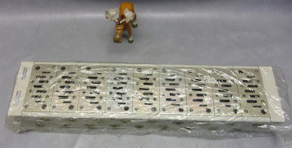 Colector 9 estaciones SMC VV719-03L-03B Foto 4 de 4