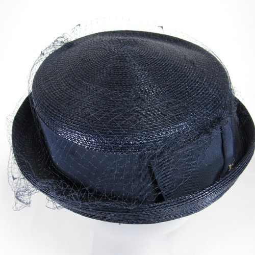 Hat Women's Pill Box Hat with Netting and Hat Box - Picture 6 of 11