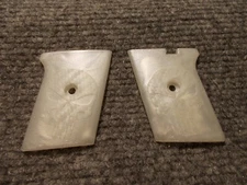 Custom Skull Grips Raven P25,MP-25 (Flip safety) Pearl White