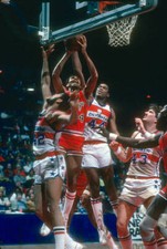 Reggie Theus of the Chicago Bulls 1981 Basketball Photo 1