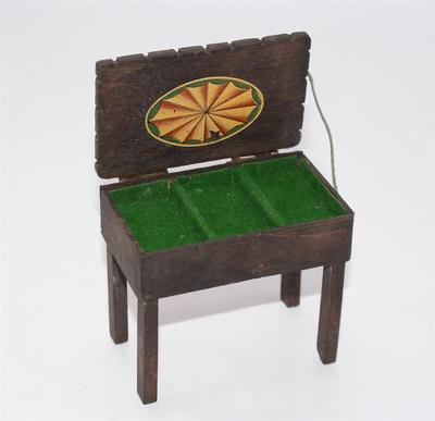 Pit-A-Pat Tisch  England Eric Lehrman  für Puppenstube ca. 1935  #F170