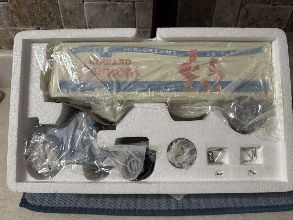 Vintage 1960 First Gear Mack B-61 Tractor Trailer 1/34 Howard Johnson's Diecast - Image 3 of 4