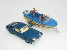 Corgi Gift Set 36 Oldsmobile & Swordfish Boat on Trailer W/figures "original"