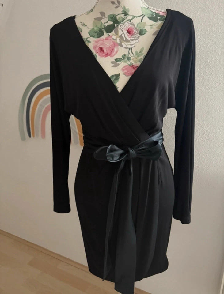 Marchesa Notte Wickelkleid – Seide - schwarz -  Größe 2 (entspricht 34/36) - Bild 2 von 4