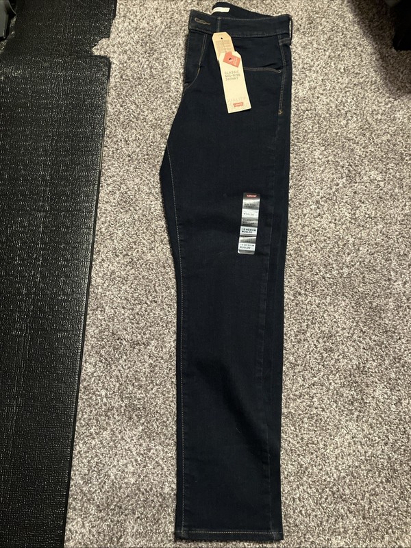Levi's Women's Size 10 30x30 