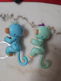 Lot Of 2 WowWee 3724 Fingerlings  2Tone Monkey Eddie Interactive Baby Pet