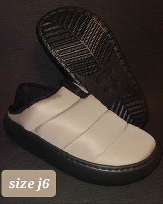 Crocs Classic Puff Moc K White Black Lined Slip-On Slippers Kids 6 210589-0LK