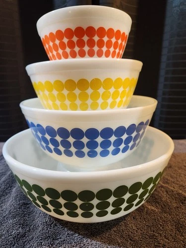 Vintage Pyrex Polka Dot Mixing Bowl Complete Set of 4 - 401-404 Beautiful MCM ✨️