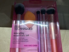 Everyday Essentials Makeup Brush & Sponge Set