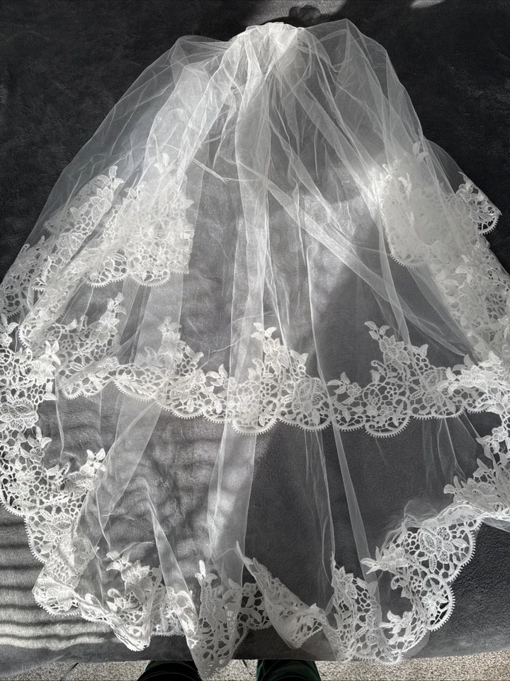 Velo de tul blanco nupcial 2 niveles, 32 pulgadas, clásico, nuevo Foto 4 de 4