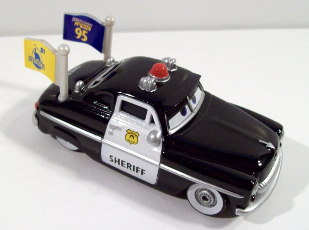 Preços baixos em Disney Pixar Cars Polícia Veículos de brinquedo e