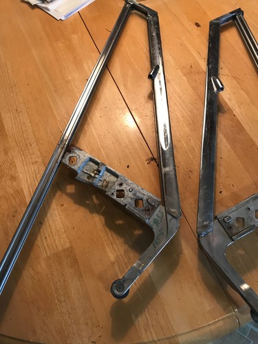 1960 -1962 VALIANT WINDOW TRACKS LEFT AND RIGHT - Picture 4 of 5