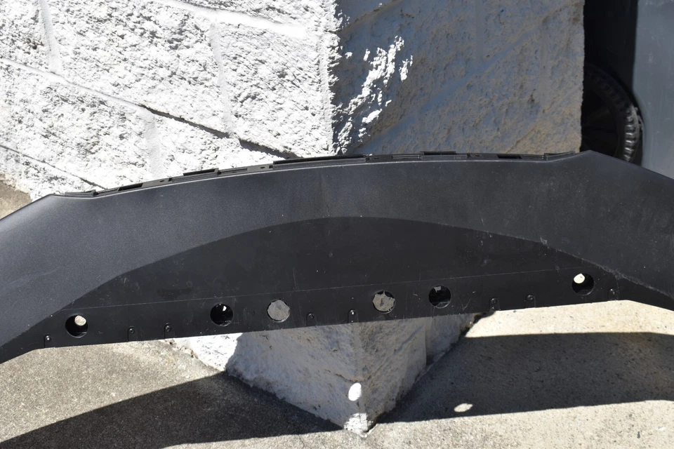 FERRARI ROMA FRONT BUMPER LIP 2020-2023 FACTORY OEM — 第 3/4 张图片