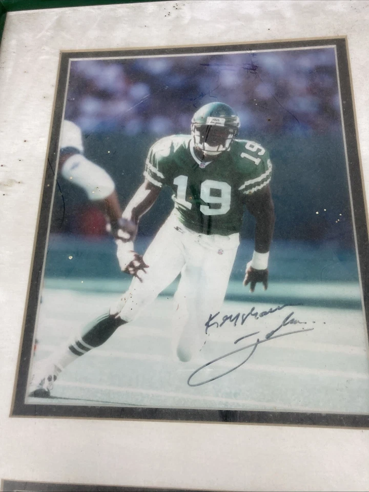 Foto firmada por Keyshawn Johnson NY Jets - Enmarcada con casco de equipo y certificado de autenticidad Foto 2 de 4