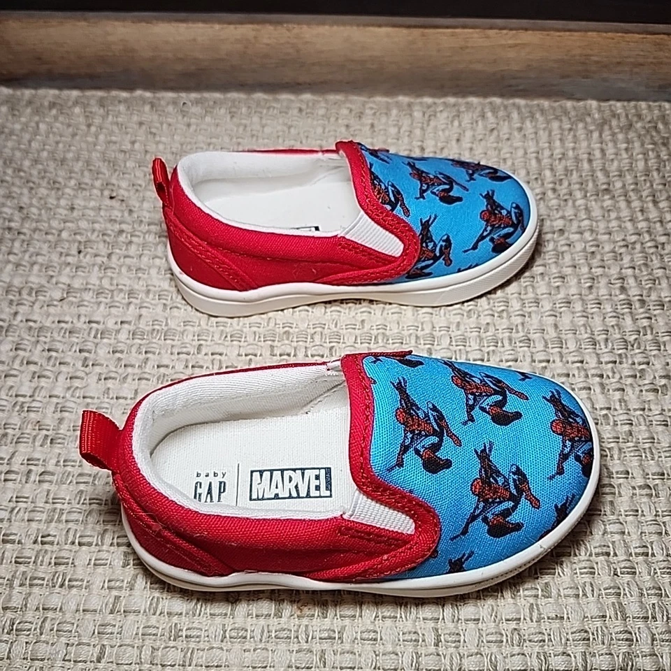 Zapatillas sin cordones Gap para niños pequeños Spider Man talla 5 Foto 3 de 4