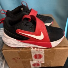 Nike Team Hustle D 9 Kids Basketball Shoes Size 1.5 Kids