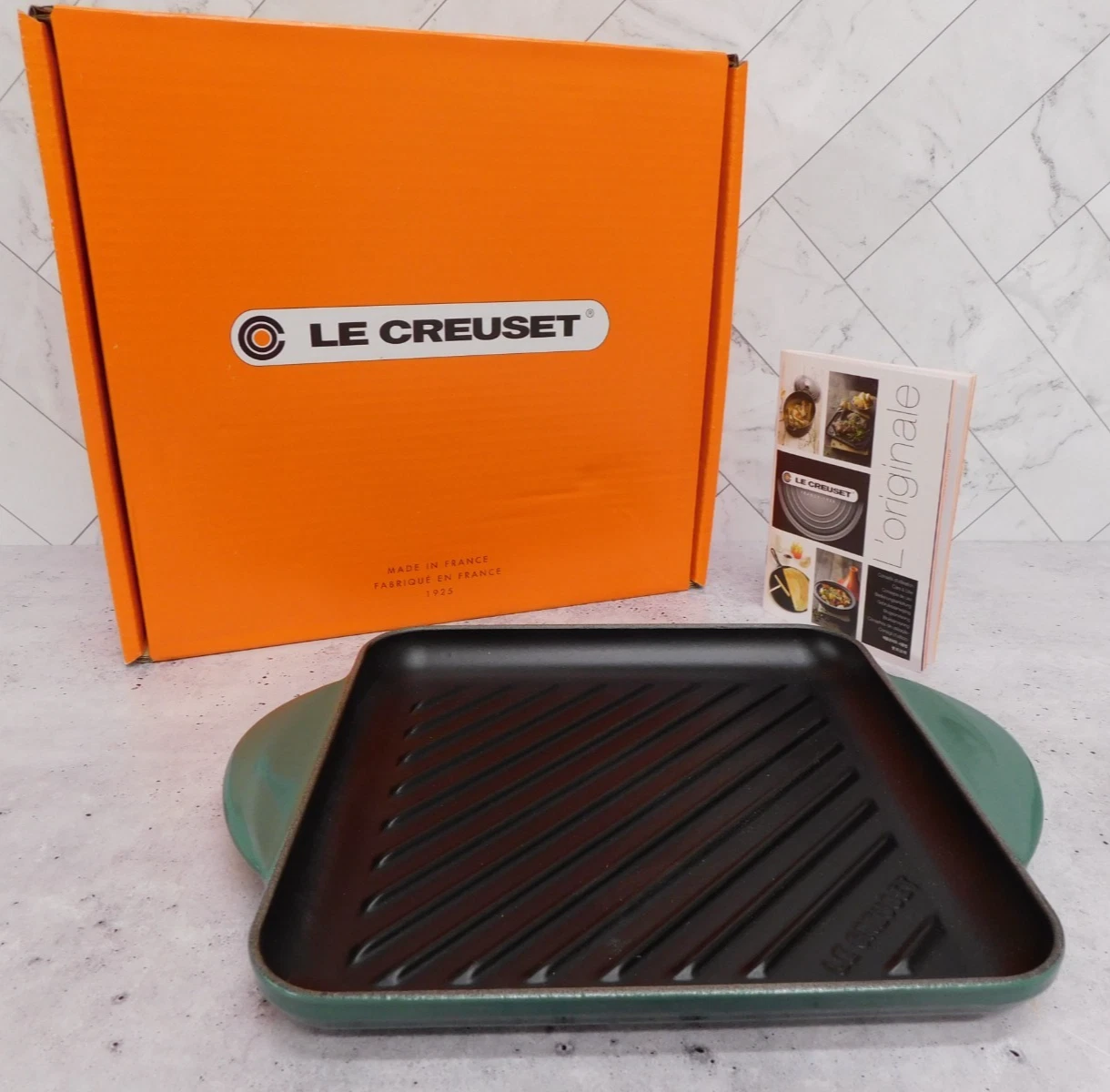 Le Creuset Signature Cast Iron 9.5 Inch Square Grill Pan, Artichaut - New
Opens in a new window or t