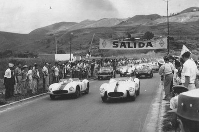 Ferraris at La Trinidad outside Caracas in 1958 photo 