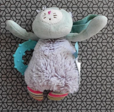 Doudou Chat MOULIN ROTY LES PACHATS MAUVE BLEU GRELOTS ANNEAU DENTITION D2061 - Photo 1/2